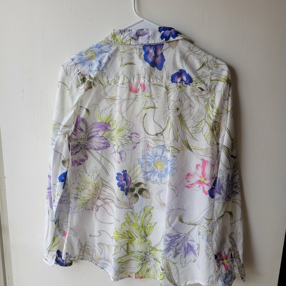 Old navy small floral button-down - Picture 8 of 8